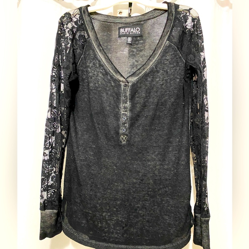 Burnout long sleeve with lace